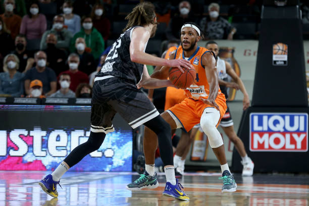 不断超越自 不断超越自